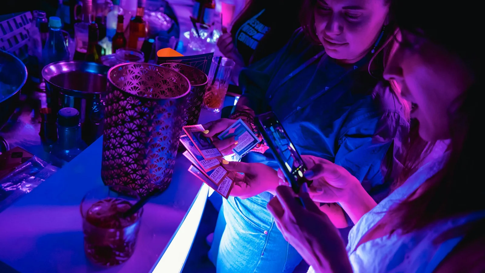 The Stardust Bar, Impression 1