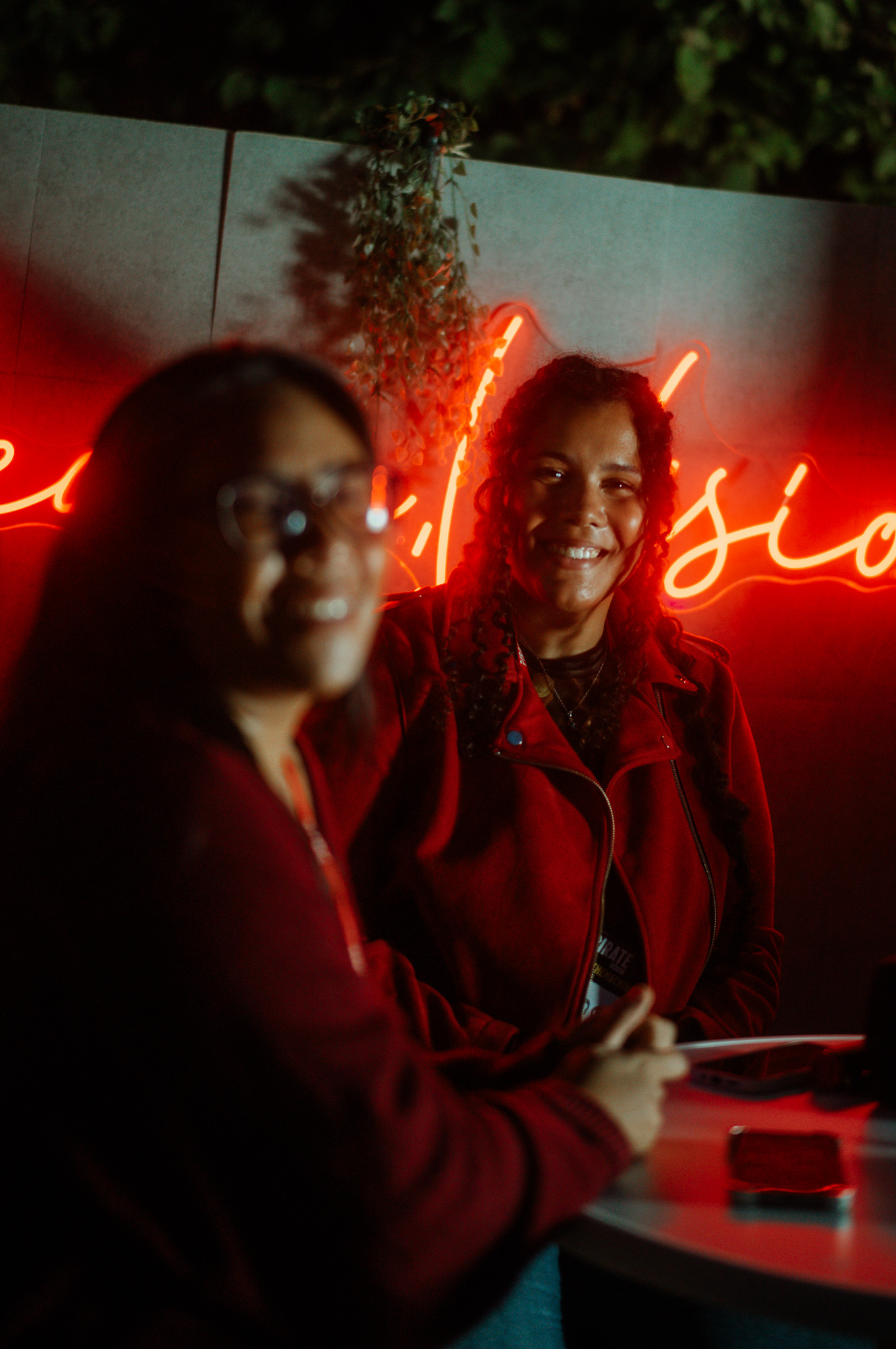 Networking-Atmosphäre am Abend – exklusive Executive Events von PIRATEx