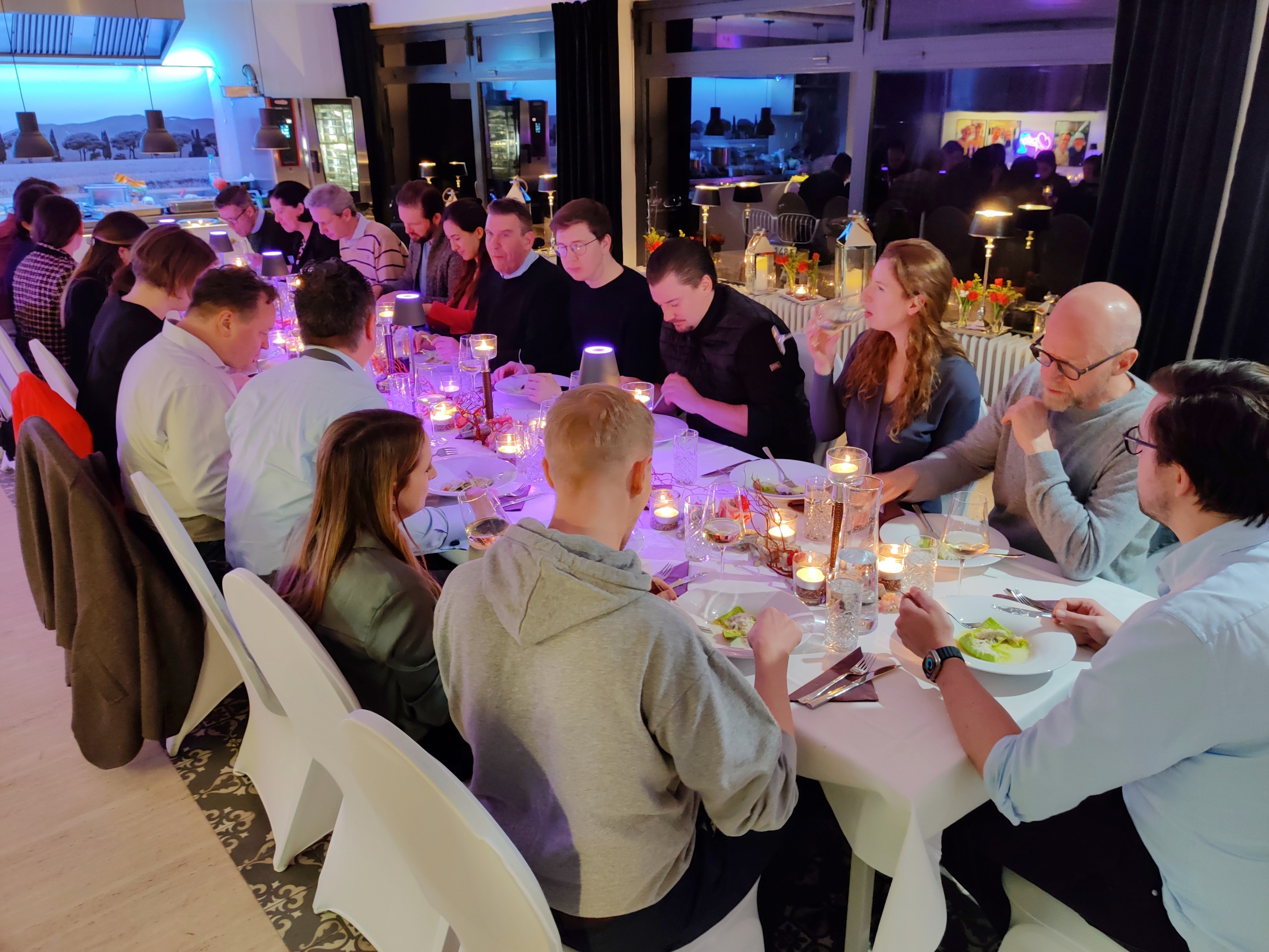 Exklusiv gedeckter Tisch bei einem PIRATEx Dinner Event